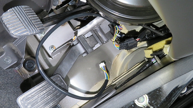 NV350キャラバン オートクルーズ＆スロコン取り付け pivot 3DR-L | NV350キャラバンの全て